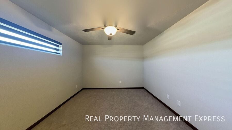 Building Photo - Stunning 3-Bedroom 2.5-Bathroom Townhome