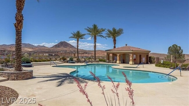 Building Photo - An Amazing Furnished 3 Bedroom Condo at La...