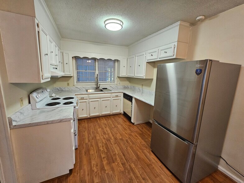 Building Photo - 4602 Norwich Rd