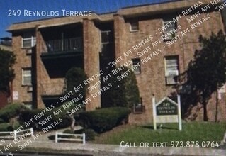 Building Photo - 249 Reynolds Terrace