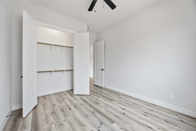 Building Photo - 6124 De Campo St