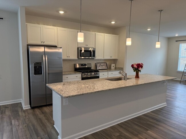Building Photo - 8760 Whitman Dr