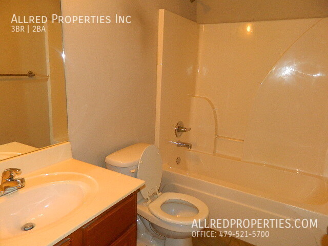 Building Photo - 4924 Waverly Rd