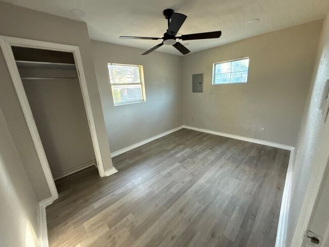 Building Photo - 110 Pine Lawn Pl