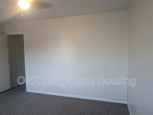 Building Photo - 207 Pine Grove Trail