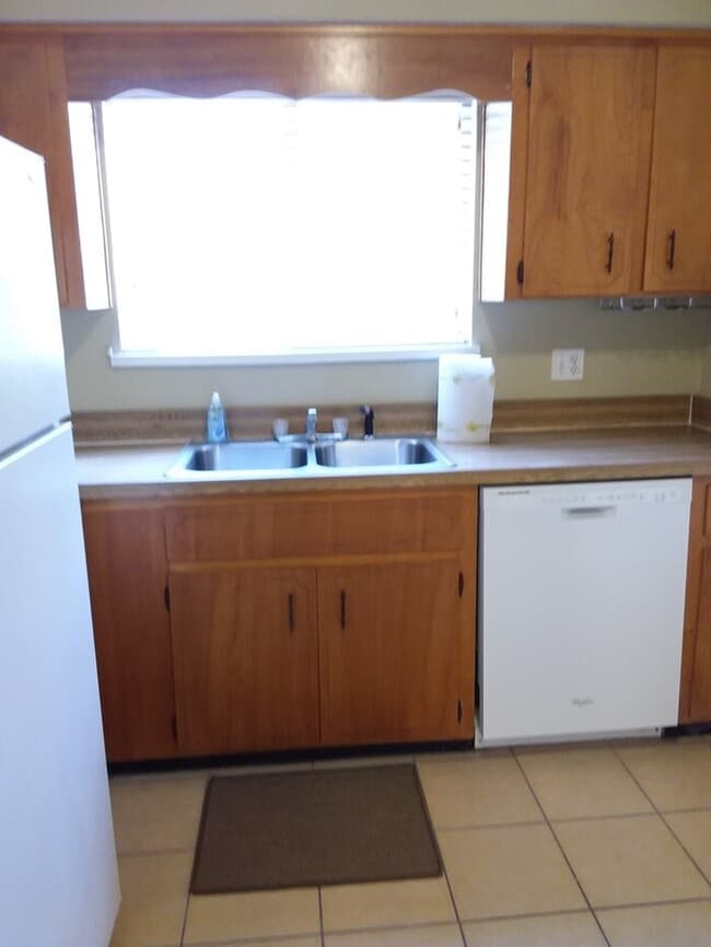Building Photo - 2 bedroom 2 1/2 bath townhome in Arlington