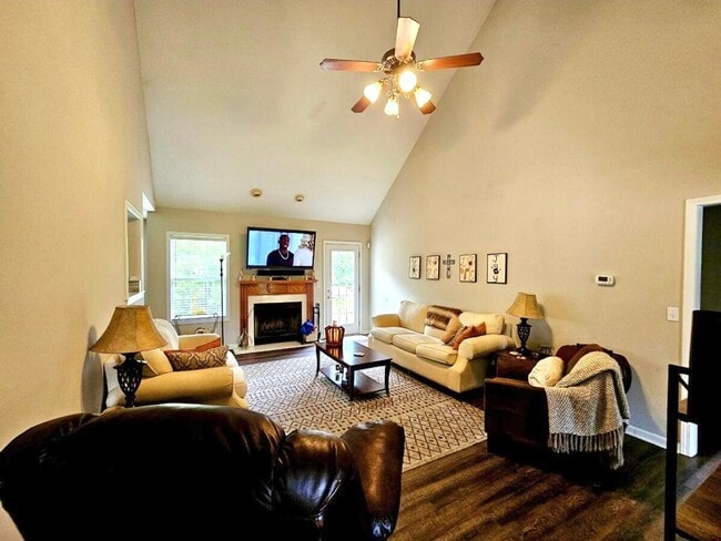 Building Photo - 2871 Prince Dr