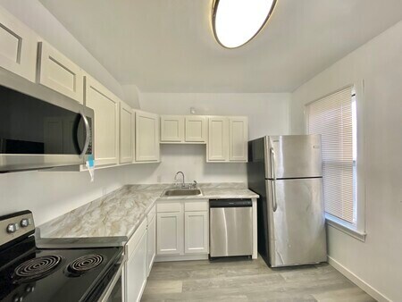 Building Photo - 817 Anaheim St