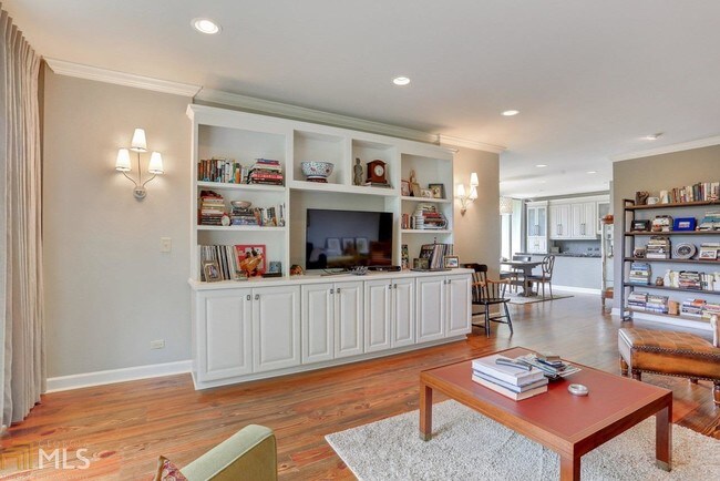 Building Photo - 2575 Peachtree Rd