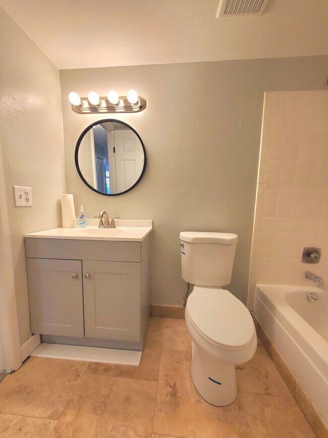 Building Photo - 3061 S Ursula Cir