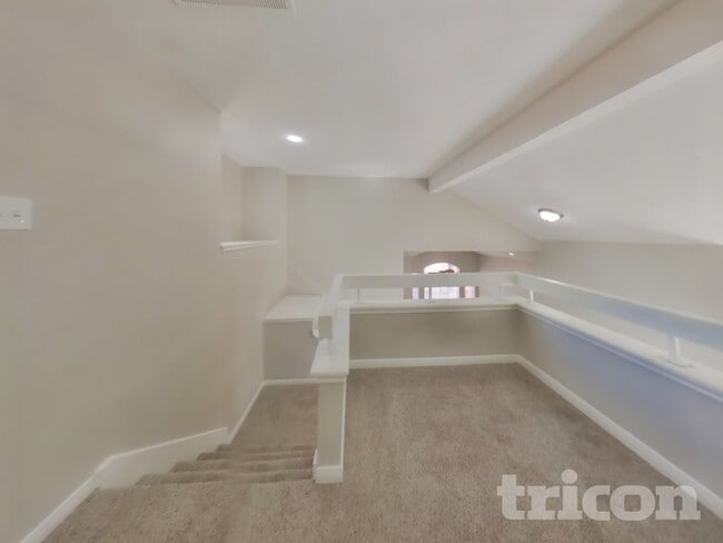 Building Photo - 7114 River Garden Dr