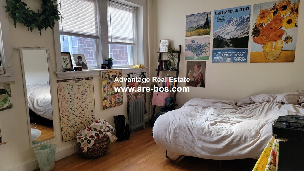 Building Photo - 60 Egmont St