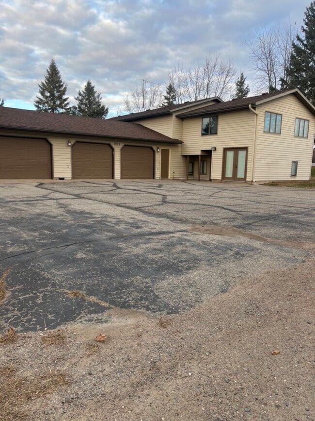 Building Photo - 809 County Rd 2 S