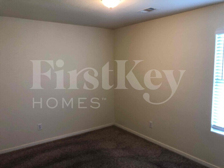 Building Photo - 1123 Intrepid Oak Ln