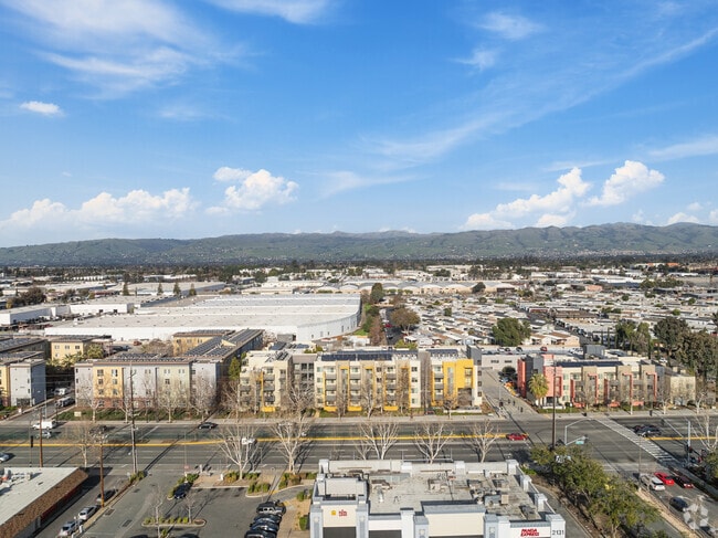 Aerial Photo - Met North