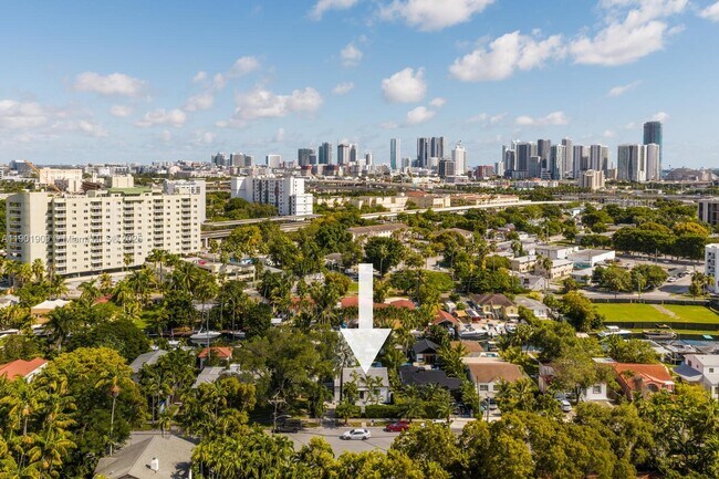 Building Photo - 901 NW 7th Street Rd