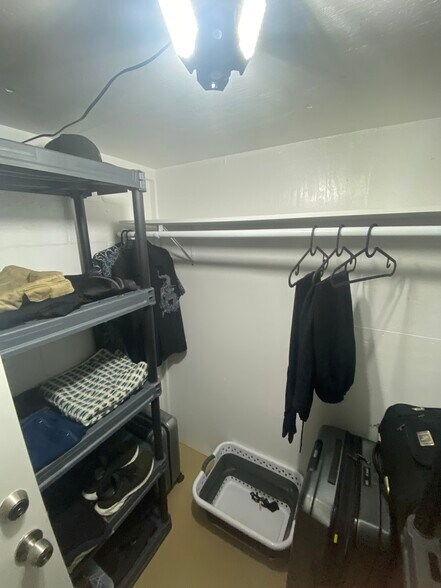Walk in closet - 5344 Caldwell St