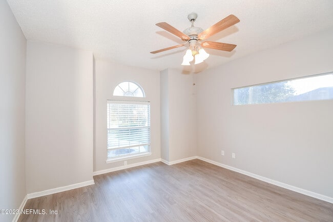 Building Photo - 95142 Twin Oaks Ln