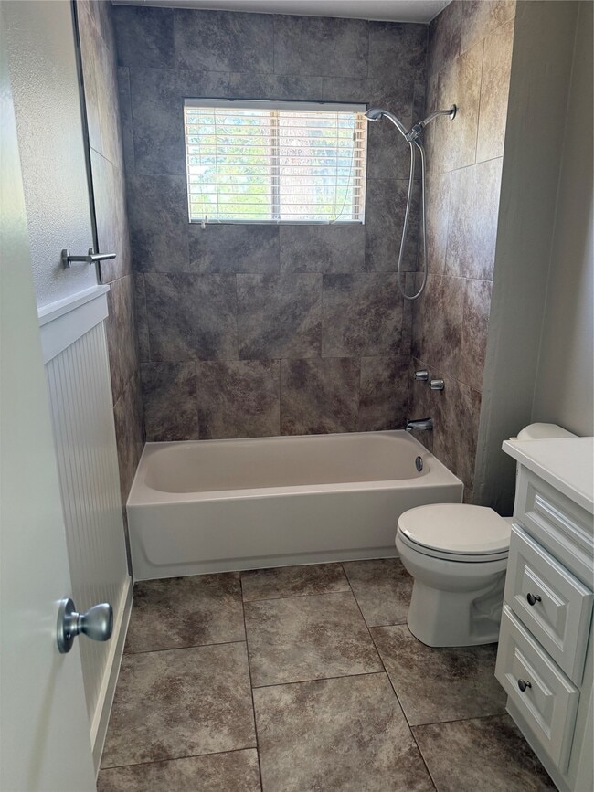 Building Photo - 615 Texas St