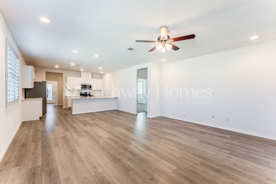 Building Photo - 2300 Pyrite Dr