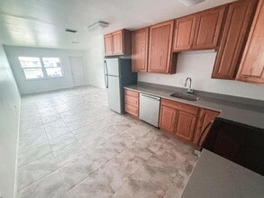 Building Photo - 2612 S 29th St