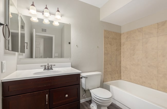 Building Photo - 2215 N Los Altos Dr