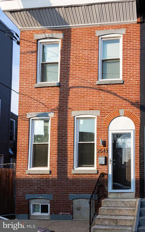 Building Photo - 2543 Nicholas St