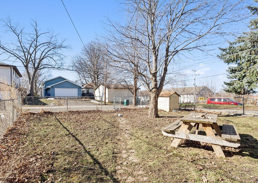 Building Photo - 1006 Gould Ave NE