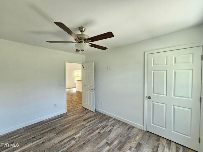 Building Photo - 1412 Indian Ridge Rd
