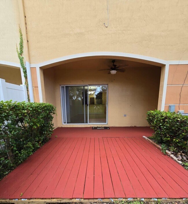 Building Photo - 6606 Catalina Ln