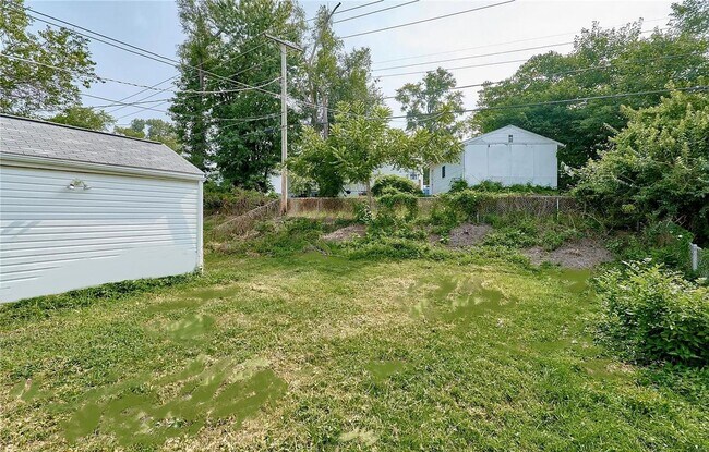 Building Photo - 6108 Eaton Dr