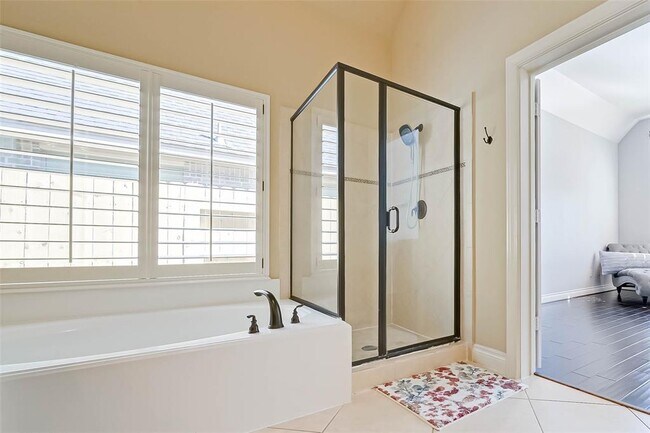 Building Photo - 5422 Linden Rose Ln