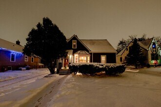 Building Photo - Charming 3brm/2ba house near Como Park!