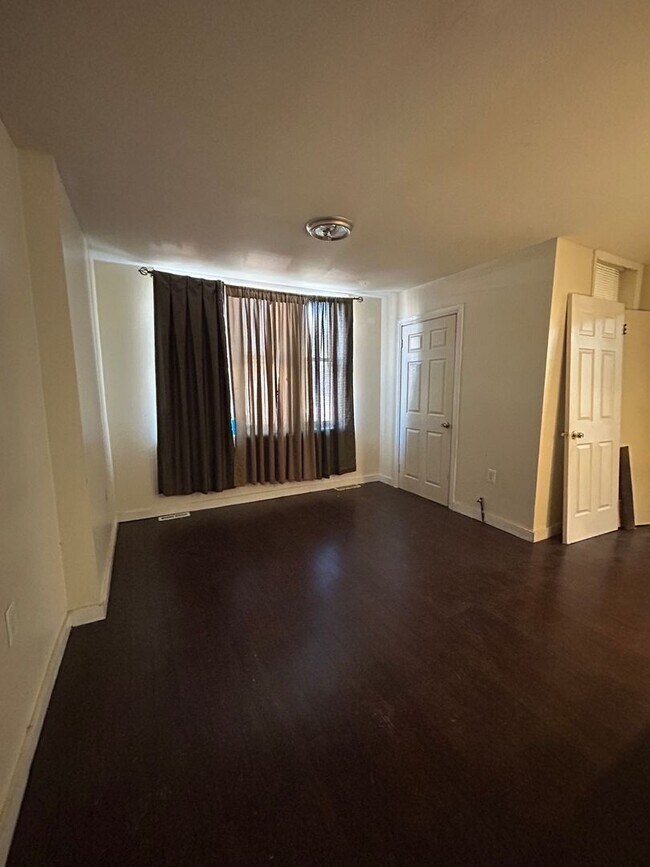 Building Photo - 52 N 18th St