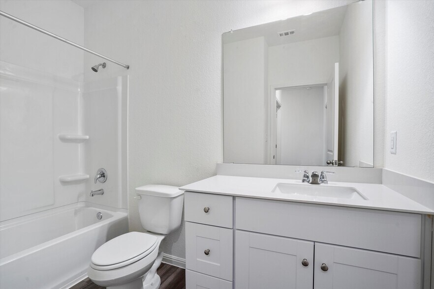 Building Photo - 118 Bluegill Dr