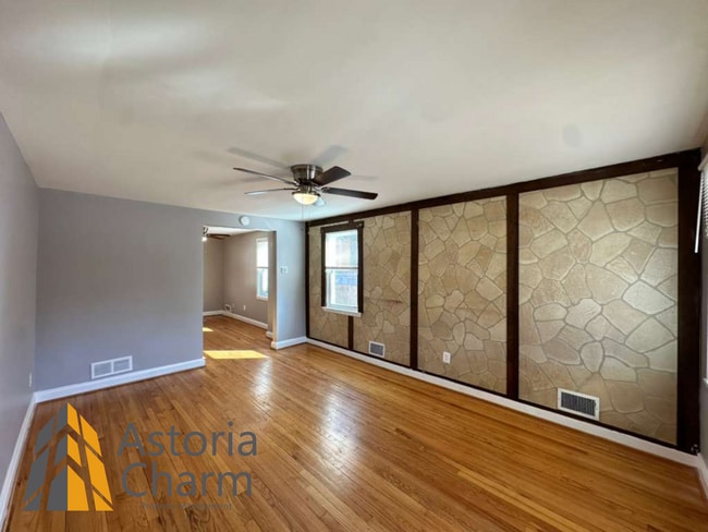 Building Photo - 3 Bedroom Home with Finished Basement, Parking, and Fenced Yard