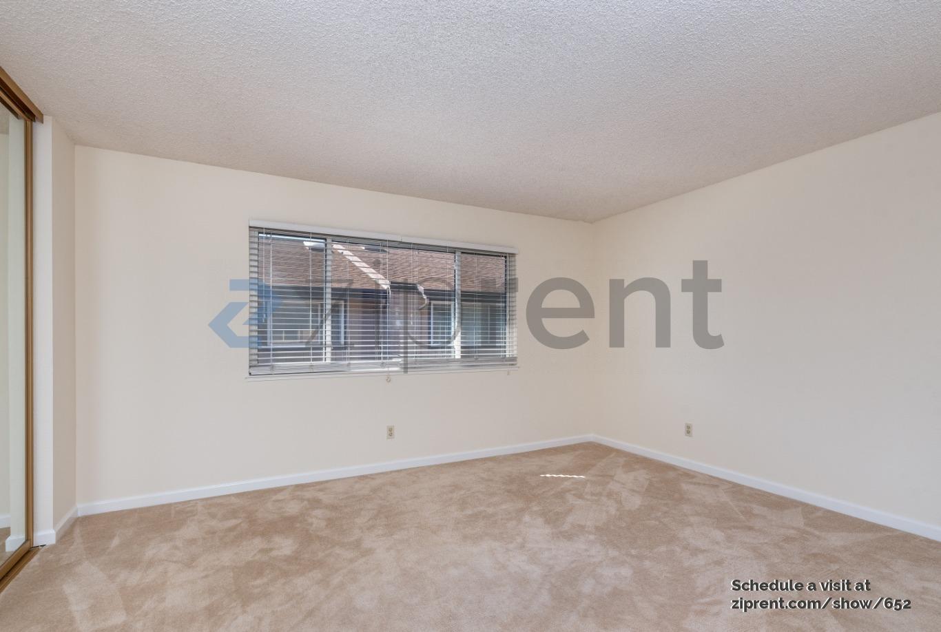 Building Photo - 151 Silcreek Dr