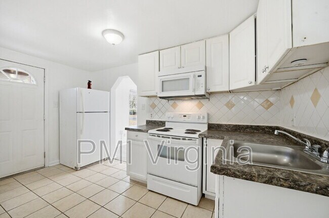 Building Photo - 1482 Old Virginia Beach Rd