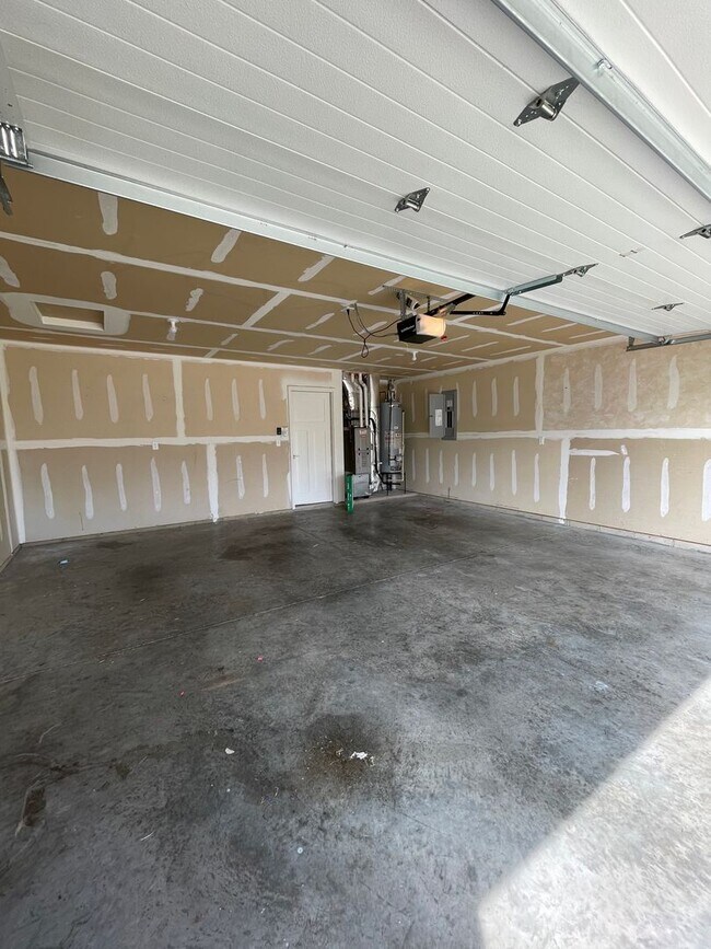 Building Photo - 3950 Austrian Ct