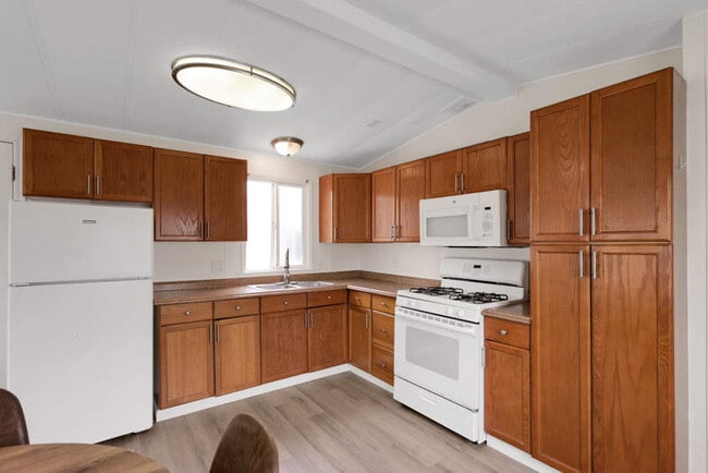 Building Photo - 325 3rd Ave