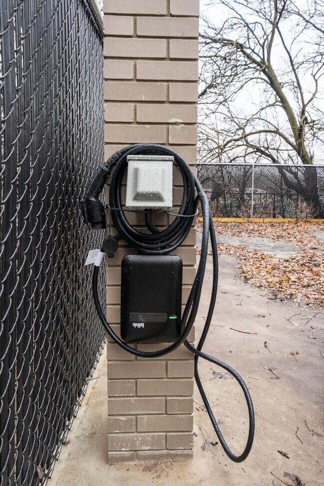 Building Photo - 195 Liberty Ave