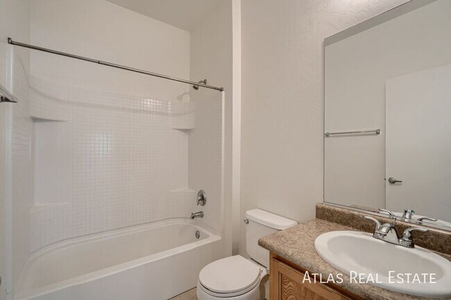 Building Photo - 8437 W Green Kingfisher Ln