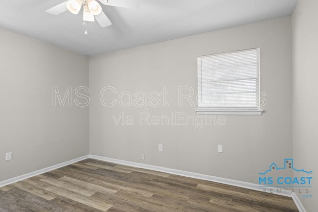 Building Photo - 2121 Alice Dr