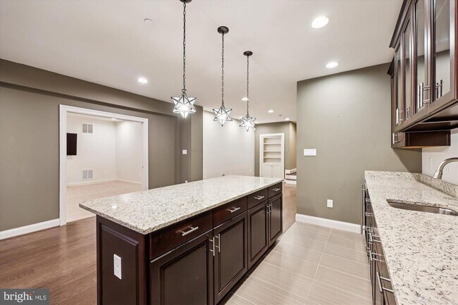 Building Photo - 448 Salk Cir