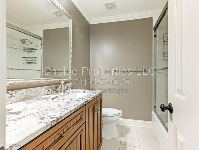 Building Photo - 1174 Robinhood Cir