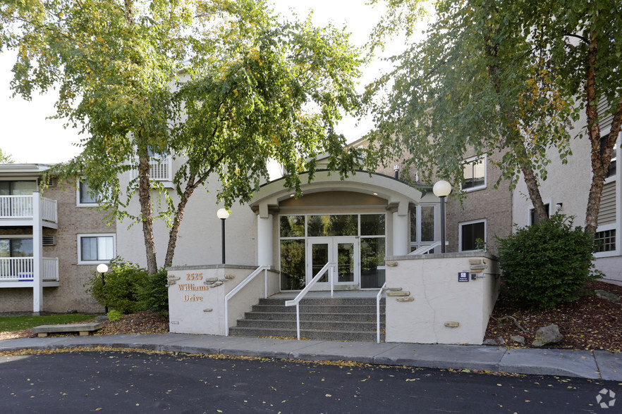 Primary Photo - Stone Grove Apartments