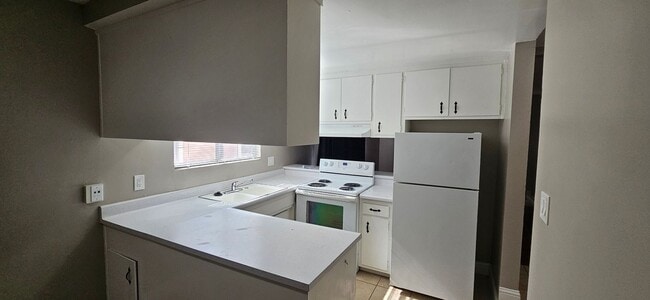 Building Photo - 2010 18th St