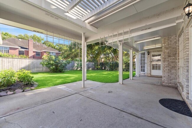 Building Photo - 30 Watermill Pl