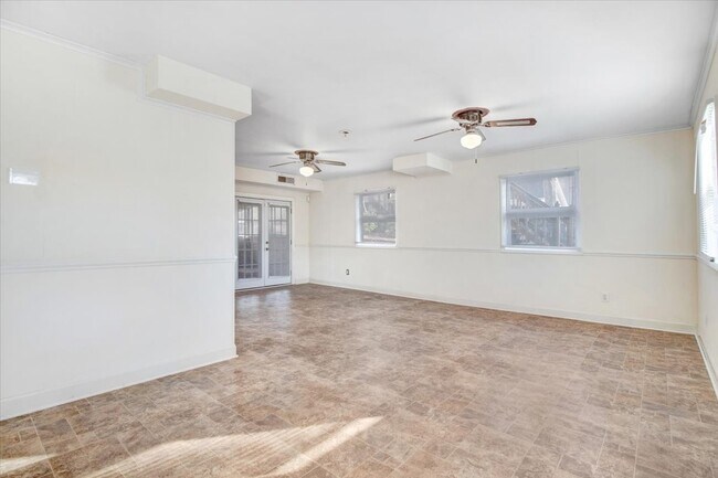 Building Photo - 514 Forest Hill Dr