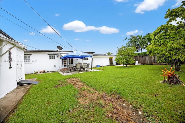 Building Photo - 7941 SW 37th Terrace